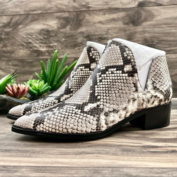 NIB Marc Fisher Yilda Notched Western Leather Ankle Bootie Black Snake Multi 8M - Picture 8 of 12